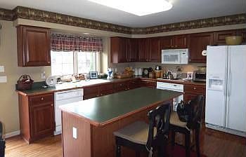2nd image of 47605 Torrington Dr N