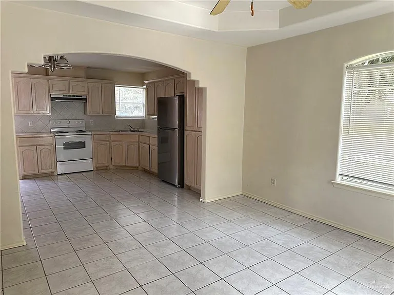 2303 Moonlight Ln — Photo 5