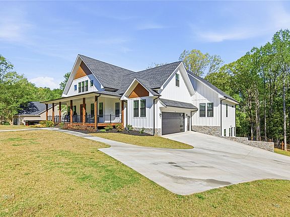 3rd image of 308 S Artillery Ct
