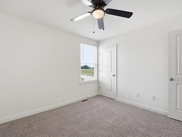 15405 Corbin Ct — Photo 44