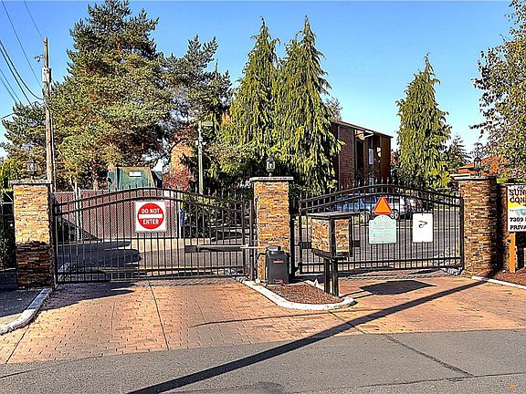 2nd image of 7304 N Skyview Ln APT H303