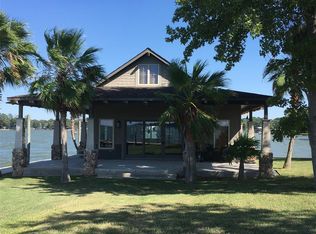 361 Island Dr, Livingston, TX 77351