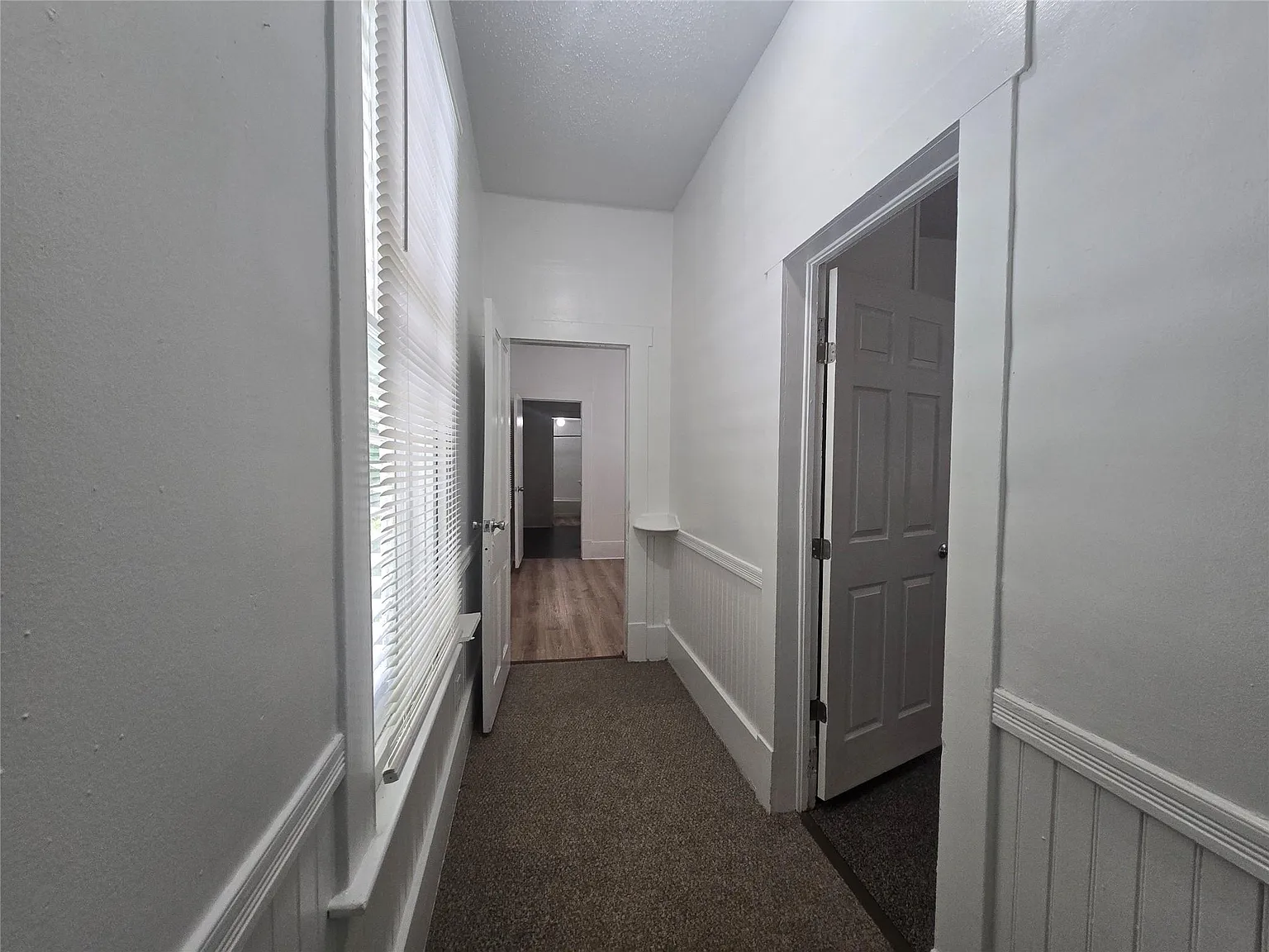 3 bed, 2.0 bath, 878 sqft, $1,800 — Photo 2