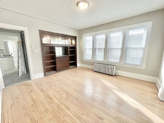 5th image of 2626 N Fratney St #2628