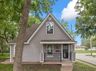 402 S 11th St, Adel, IA 50003