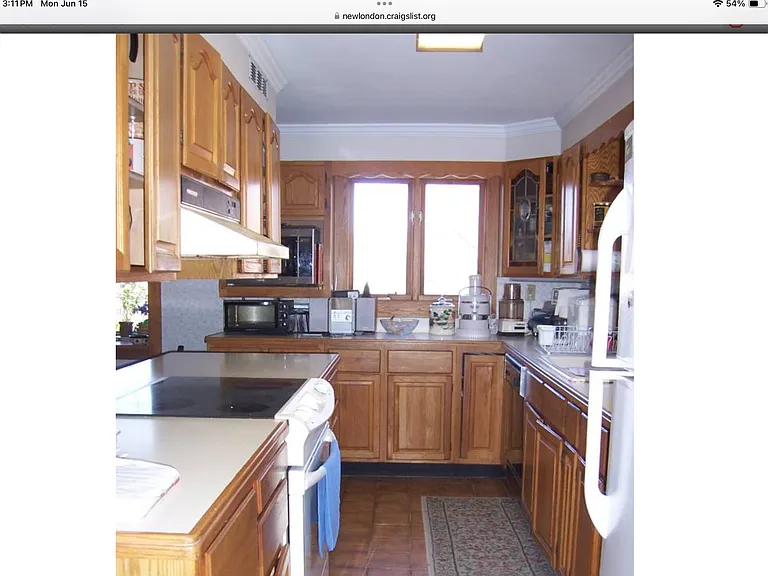 1074 Storrs Rd — Photo 8