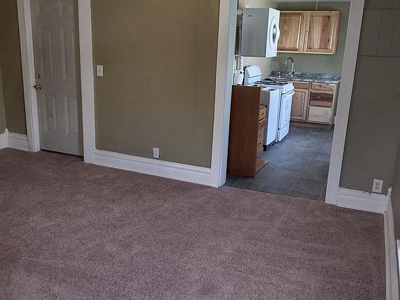4th image of 425 New York Ave #3