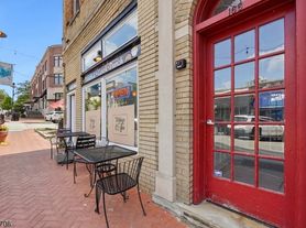 166 Maplewood Ave