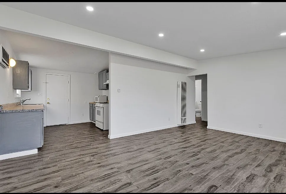 16398 Yucca St — Photo 3
