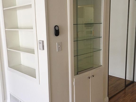 2nd image of 1544 N Hayworth Ave #7