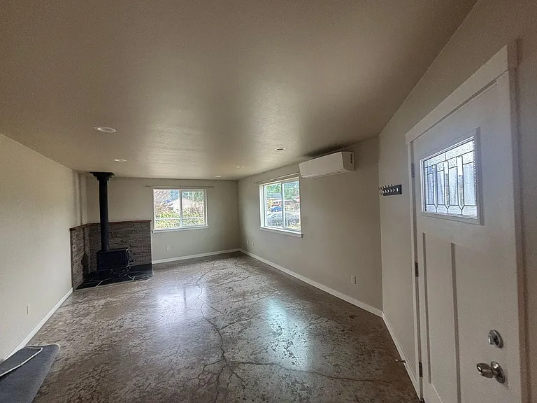 1424 Gleason Ave — Photo 10