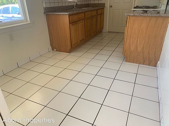 5th image of 261 W Humboldt St