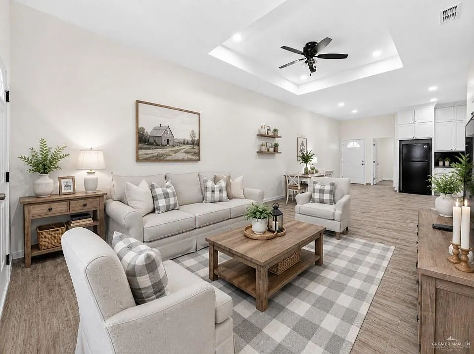 3 bed, 2.0 bath, 1365 sqft, $1,500 — Photo 3