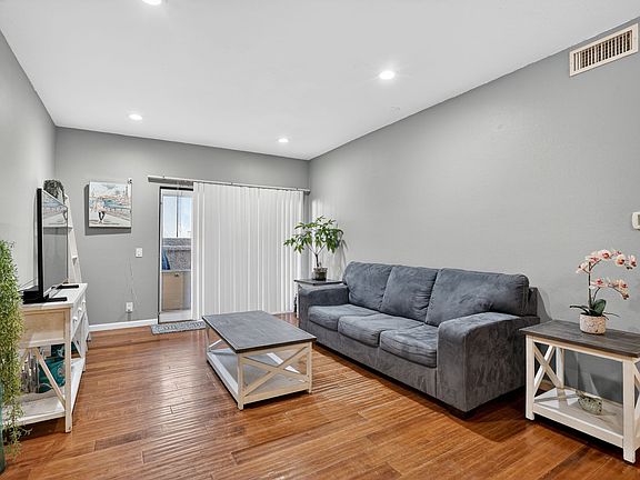 5th image of 2381 Archwood Ln Unit 184