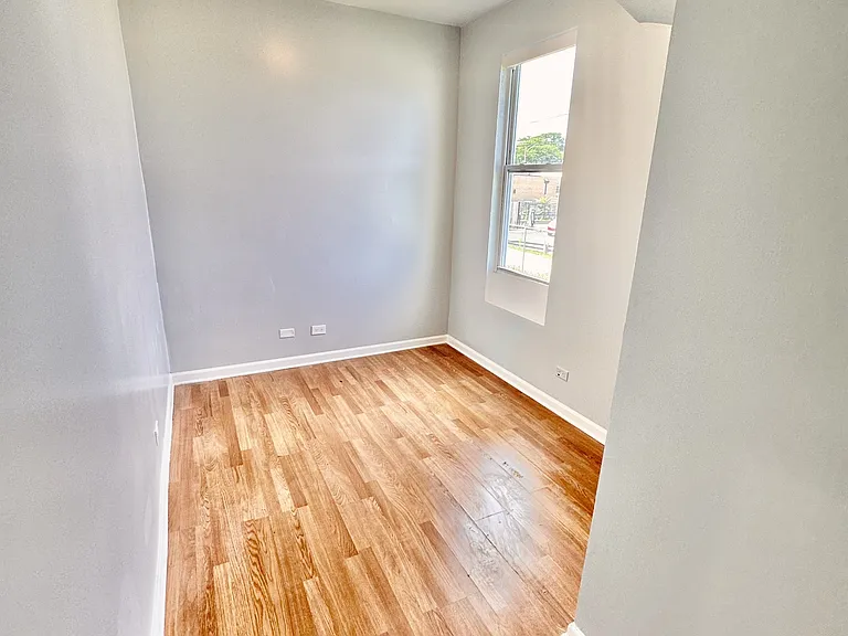 5518 S Wells St — Photo 14