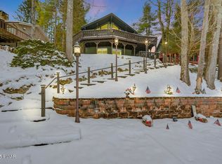 7 Woodpoint Ct, Lake Ariel, PA 18436