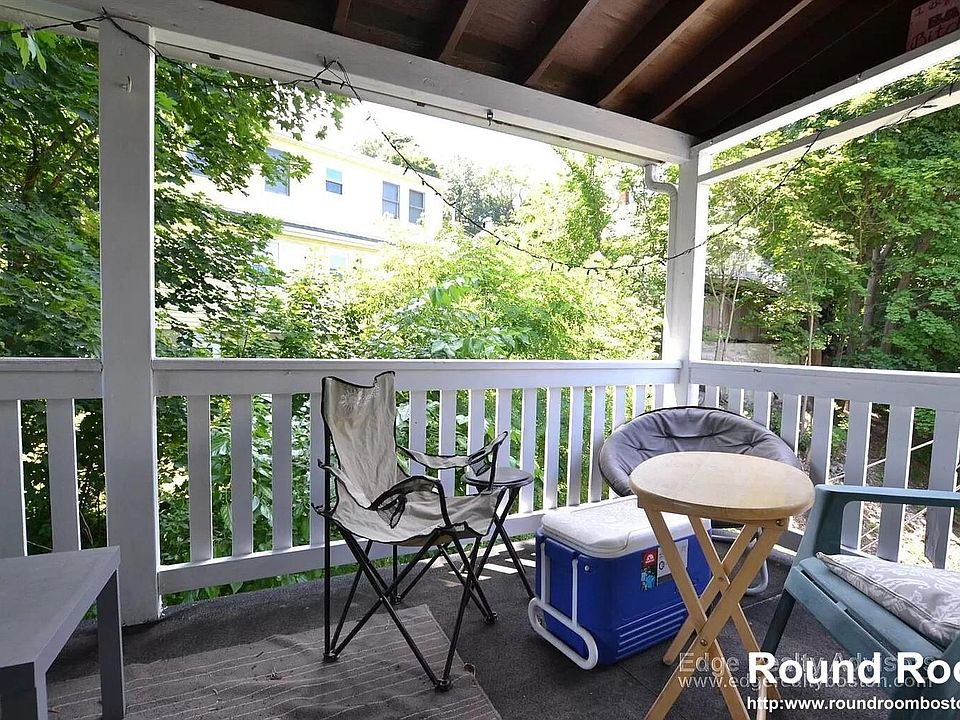 2nd image of 548 Washington St #3B
