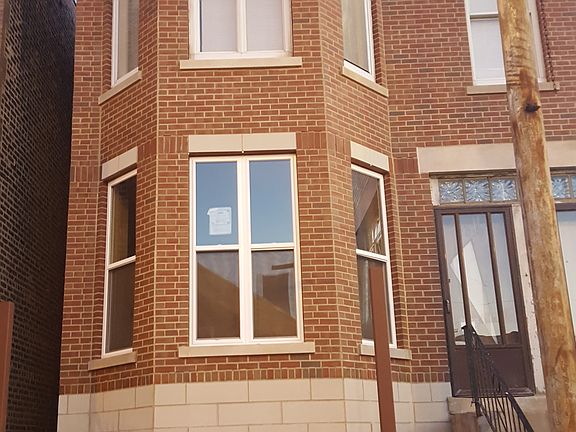 5th image of 2053 W Fullerton Ave