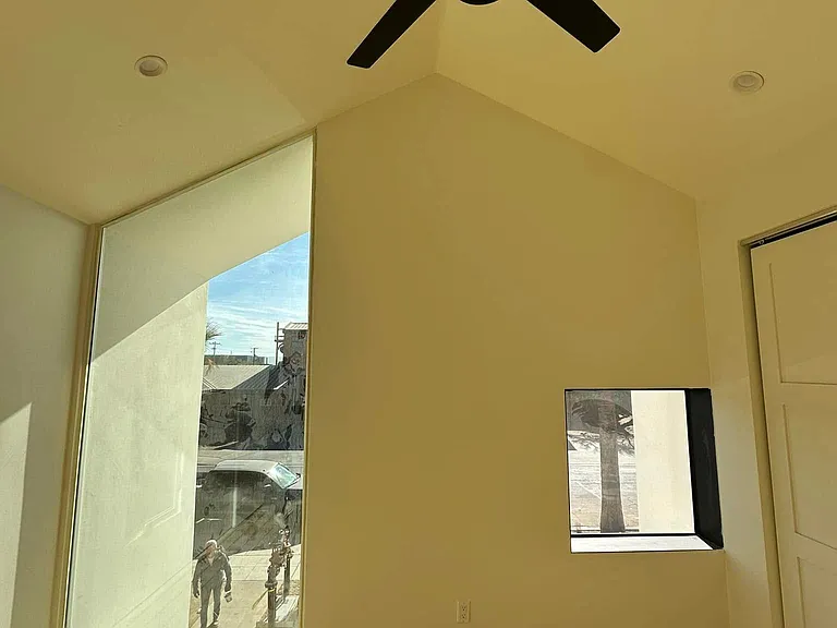 1022 E Polk St #1 — Photo 5