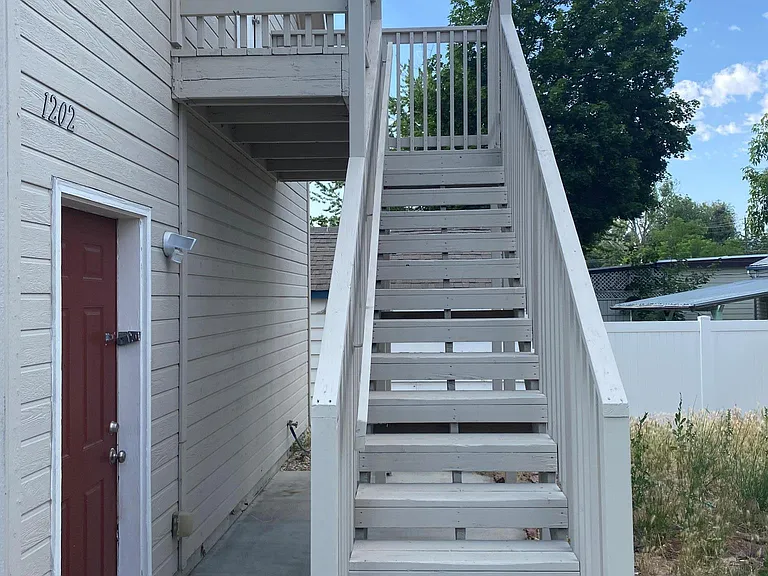 1202 S Oakland Ave — Photo 18