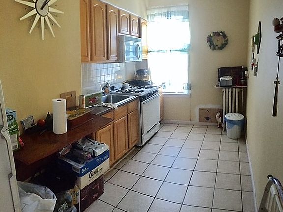 4th image of 9442 114th St
