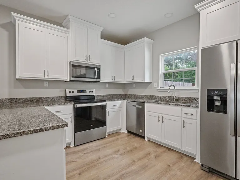 277 Myrtle Ave — Photo 3