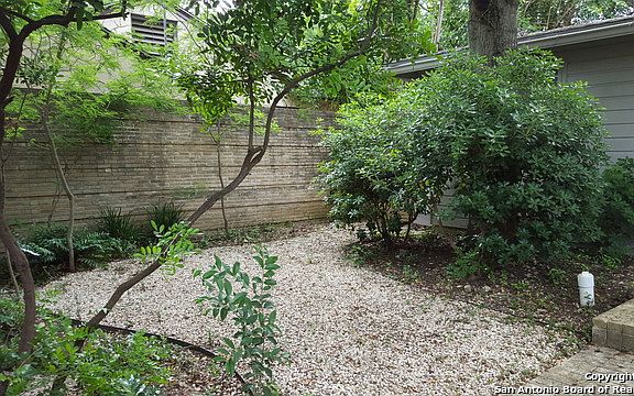 4th image of 130 Schreiner Pl
