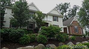 4th image of 525 Linden Ct