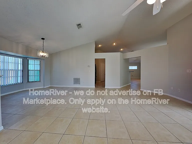 5112 NW Ever Rd — Photo 2
