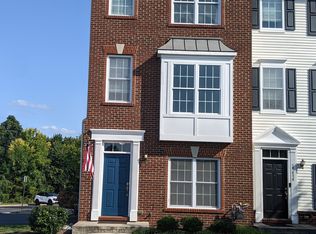 25412 S Riding Blvd, Chantilly, VA 20152