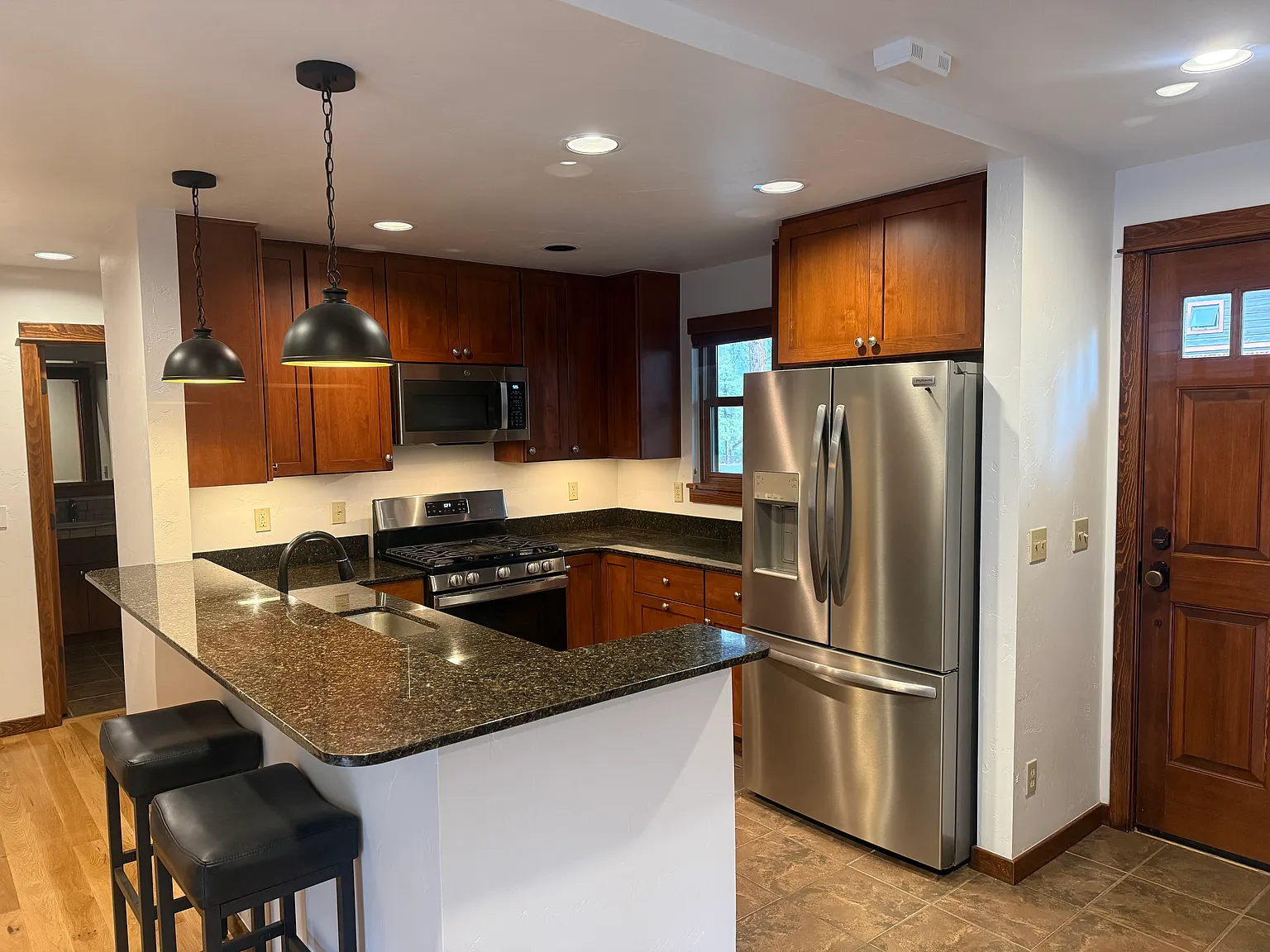 2 bed, 1350 sqft, $2,900 — Photo 3
