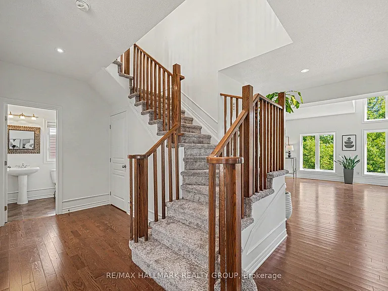 938 Wildcarrot Cres — Photo 7