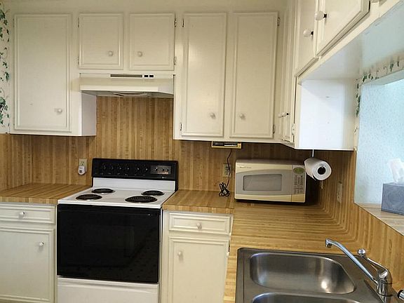 4th image of 13800 Hollowgreen Dr