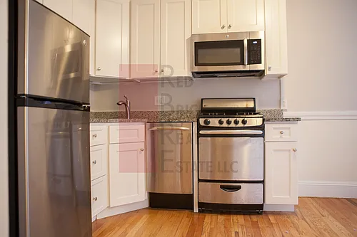 28 Anderson St #5 Photo 1
