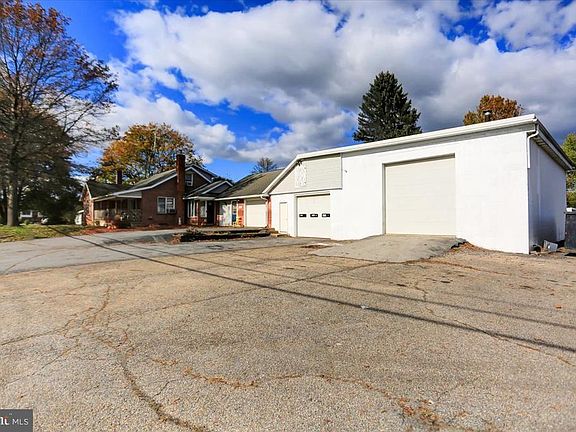 5th image of 1065 Orrstown Rd