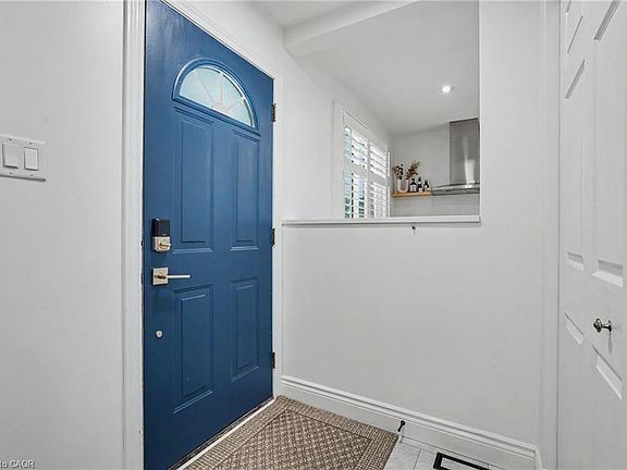 5th image of 34 Randall Rd