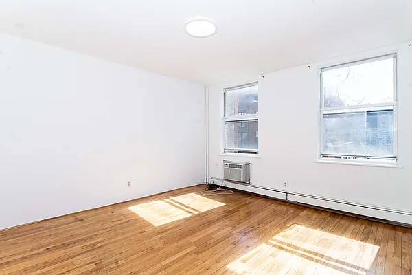 Rented by EXR | media 14