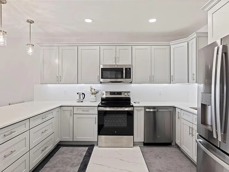 4950 Gulf Blvd #404 — Photo 11