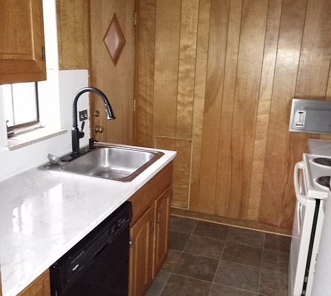 2nd image of 2807 Winsted Dr
