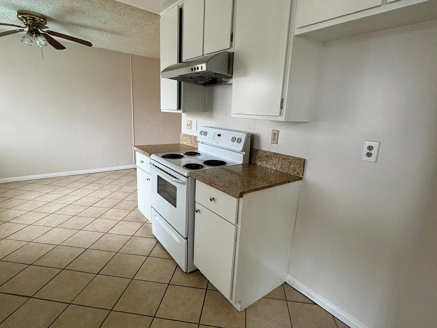 2 bed, 1100 sqft, $2,450 — Photo 4