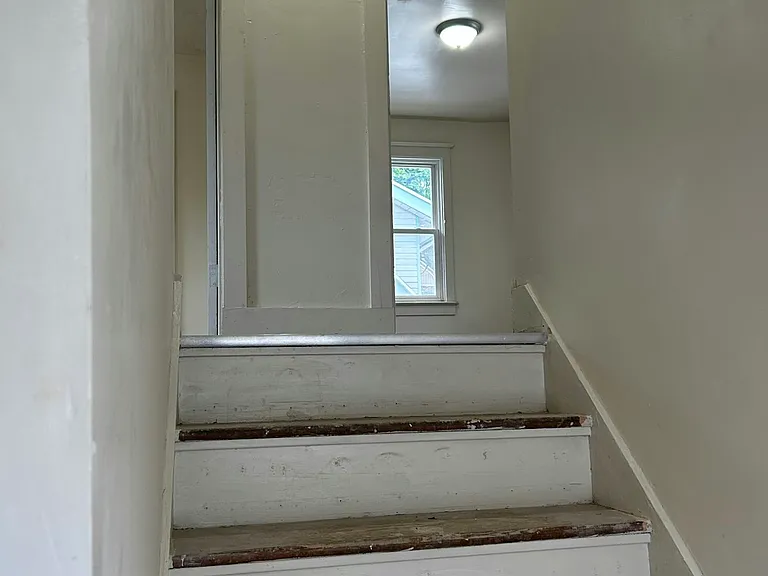 844 Saint Agnes Ave — Photo 18
