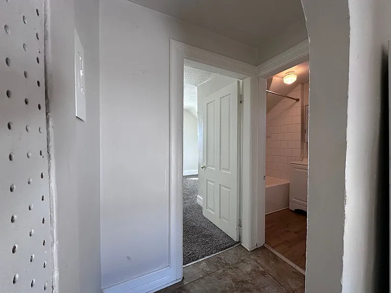 712 S Oakland Ave — Photo 11