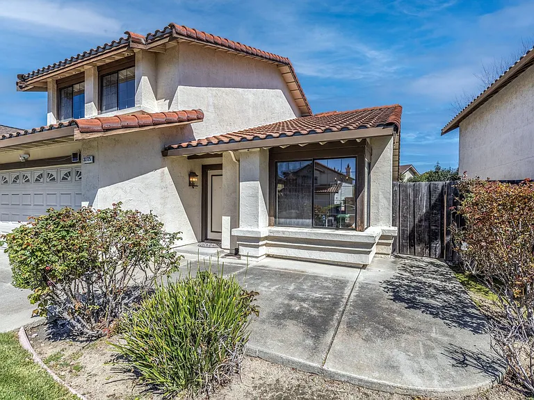 32725 Hilmar St — Photo 3