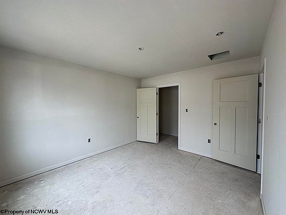 4th image of 738 Hardman Dr