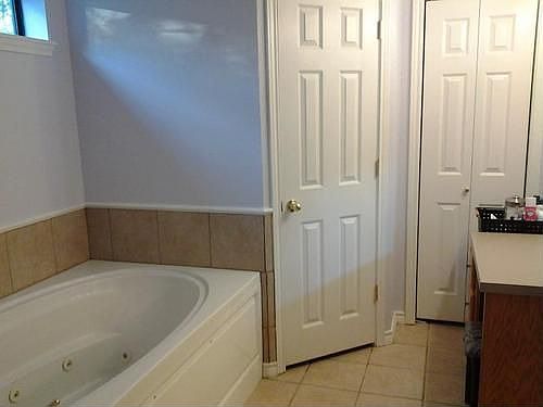 5th image of 405 E 6th St