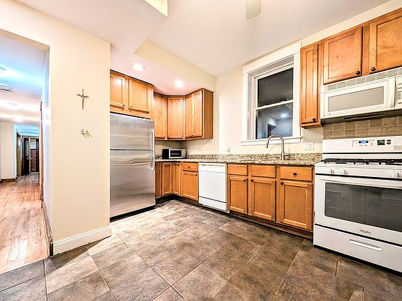 4th image of 4247 N Keeler Ave