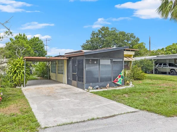 6349 New York St, Zephyrhills, FL 33542