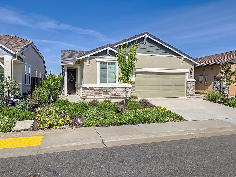 1st image of 8961 Cerro Vista Dr