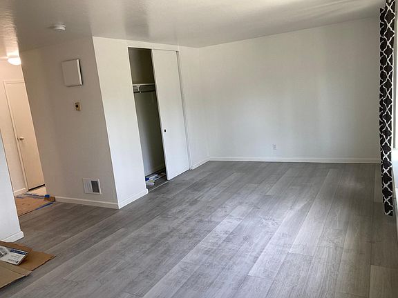 2nd image of 640 Serramonte Blvd APT 12