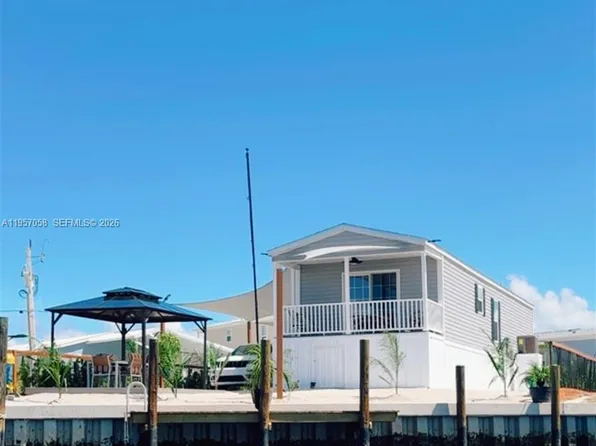 3673 Dewberry Ln, Saint James City, FL 33956